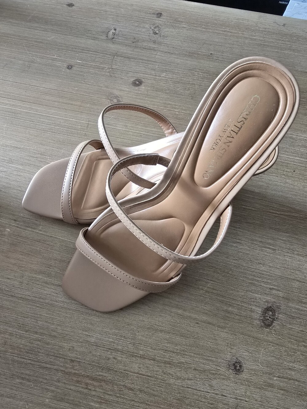 Minimalist Slip-on Sandal Heel (Never Worn)
